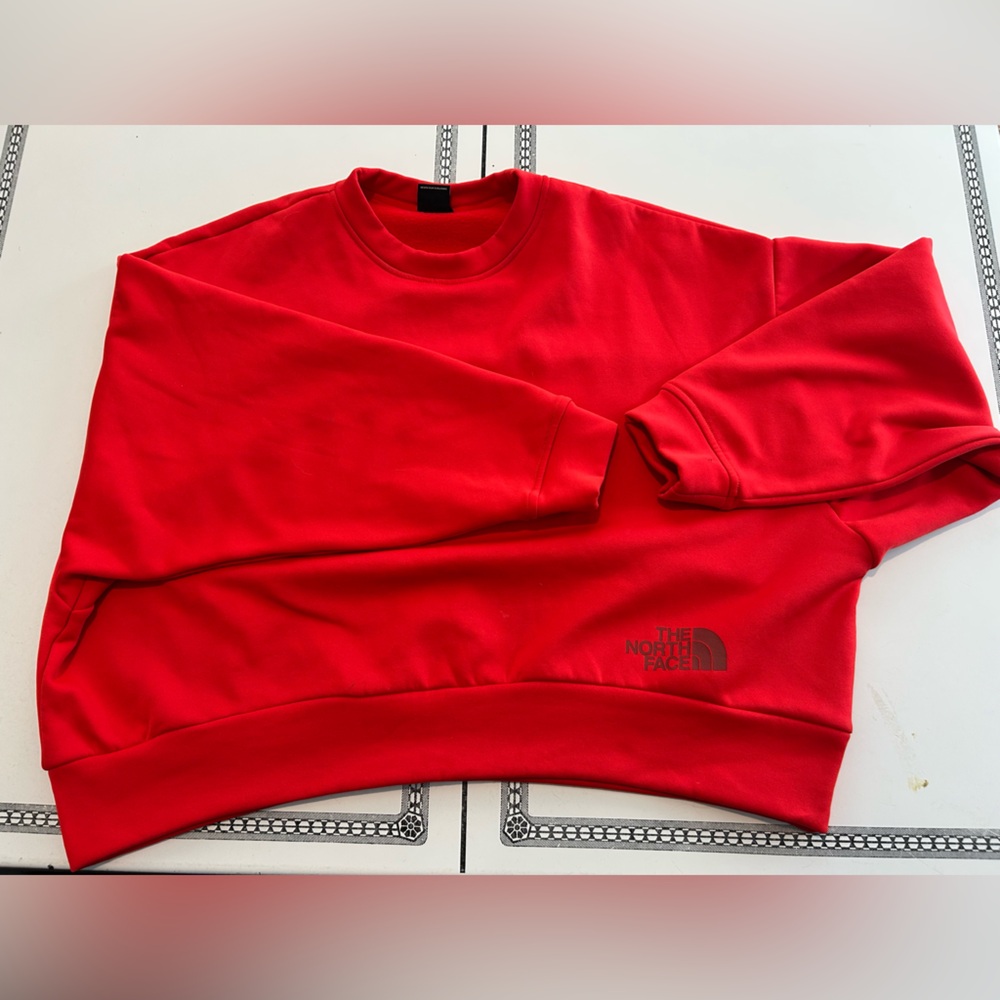 The North Face women’s sweatshirt (red)